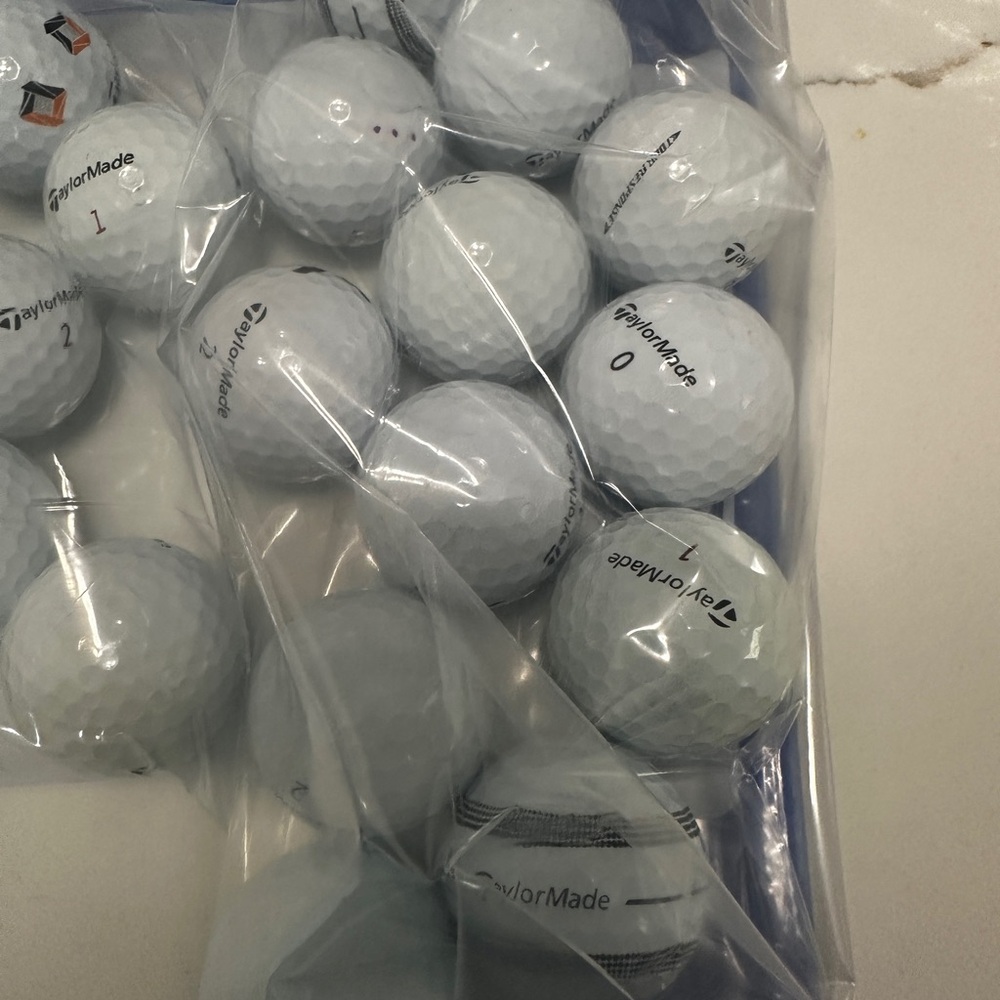 15 TaylorMade White Golf Balls - Picture 2 of 2